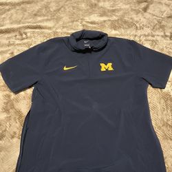 Michigan Short Sleeve Quarter Zip Size Large 