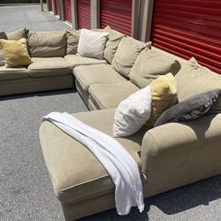 Large Beige Sectional Couch 🛋 good condition (Delivery Available!) 