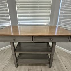 KITCHEN ISLAND - GREAT CONDITION