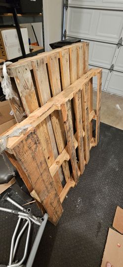 2 Free Wood Pallets
