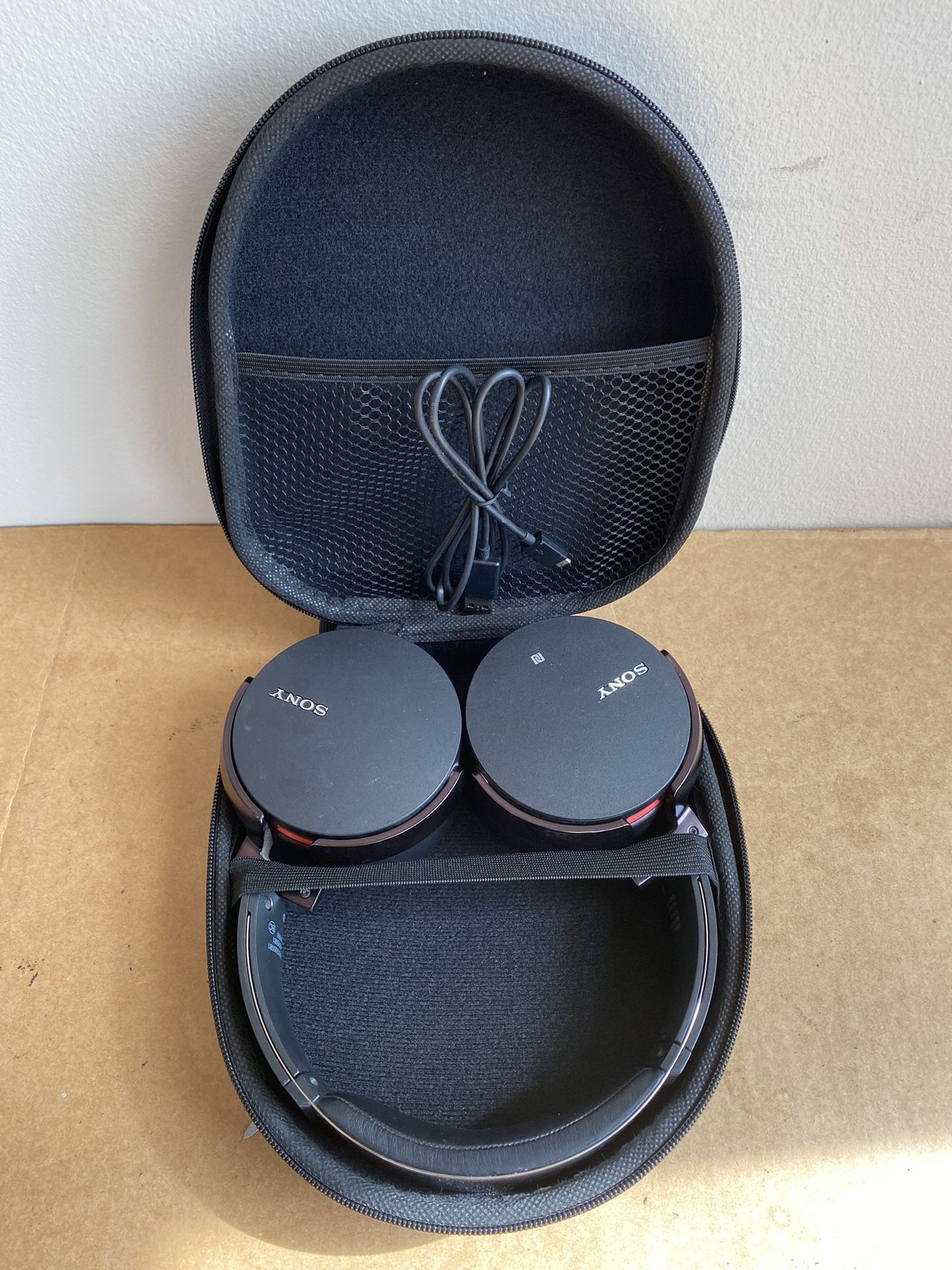 Sony MDR-XB950B1 Extra Bass Wireless Headphones