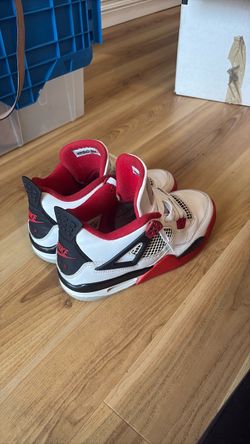Air Jordan 4 Red size 6Y