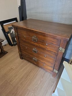 Dresser Free
