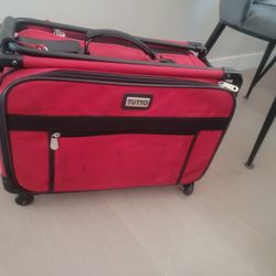 Tutto Machine On Wheels sewing machine case in red