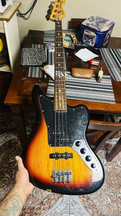 fender squier jaguar bass