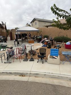 SATURDAY 10/10 : Multi-Family Garage Sale - 13697 Menlo Way Victorville, Ca 92392