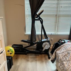 ProForm 475E Elliptical Cross Trainer New Condition 
