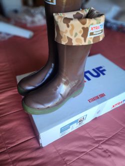 New men 7 Xtratuf Boots camo