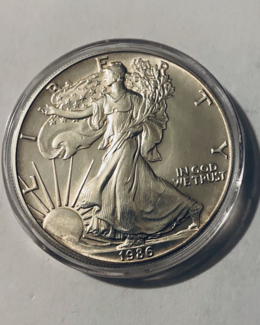 1986 First Release - 1oz American Silver Eagle - WOW - Key Date - Collectibles