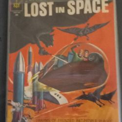 SPACE  FAMILY ROBINSON Vintage Comic 