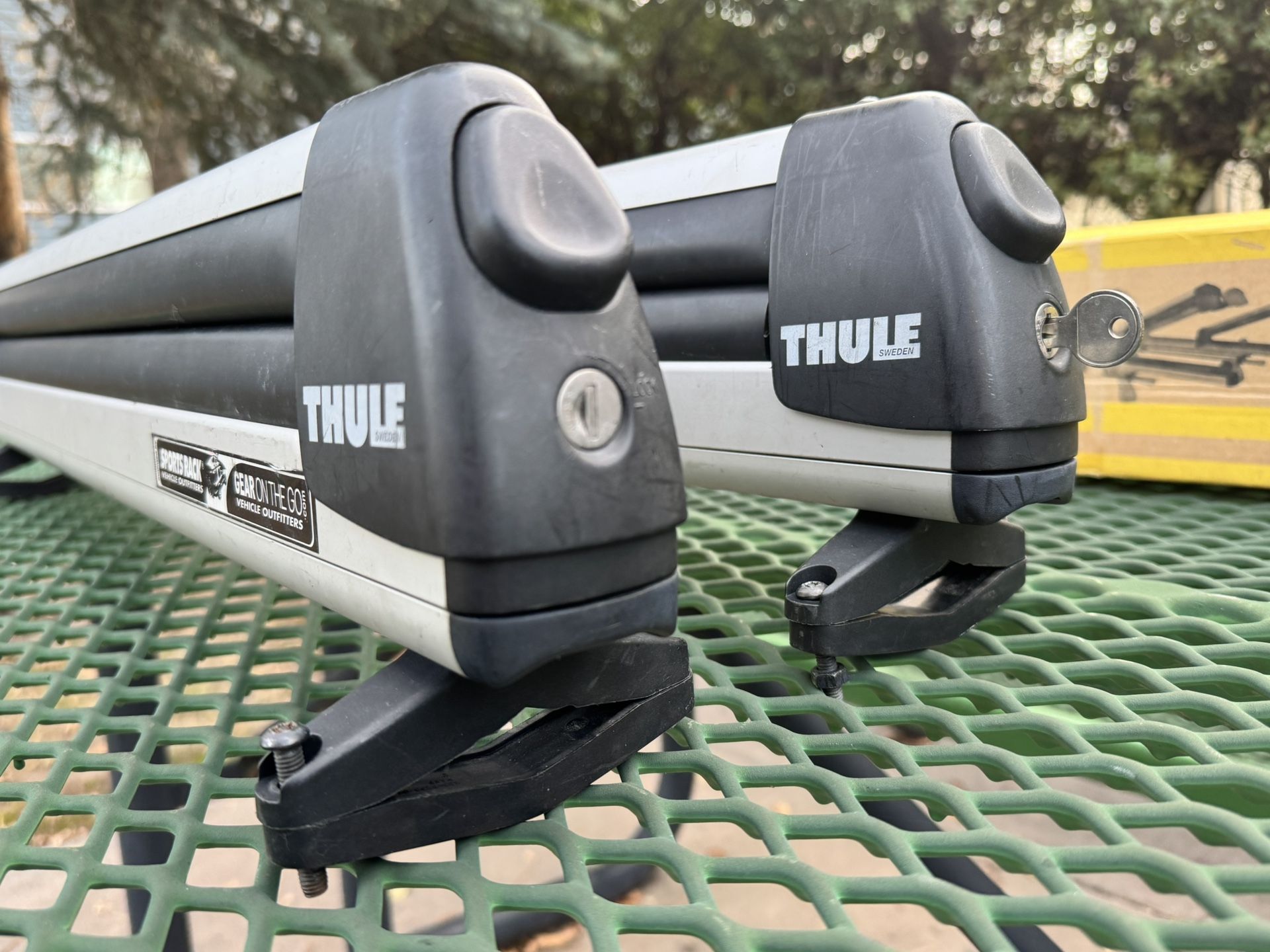 Thule Universal Ski Snowboard Roof Rack Large