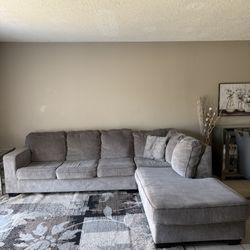 Modern Gray Sectional Sofa with Chaise 