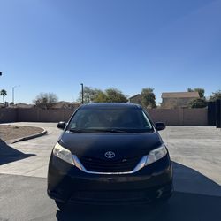 2015 Toyota sienna Le