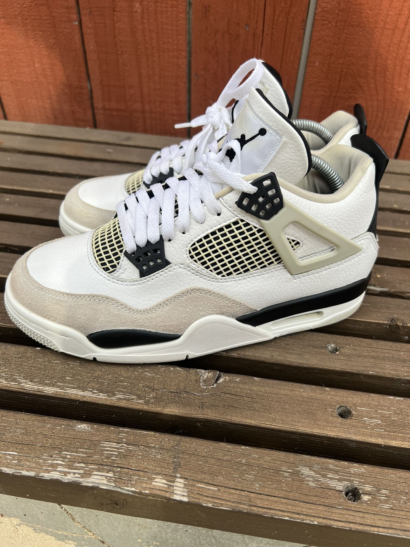 Jordan 4s