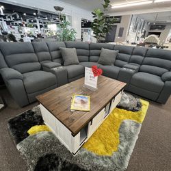 Power Recliner Sectional🎈🎈🎈