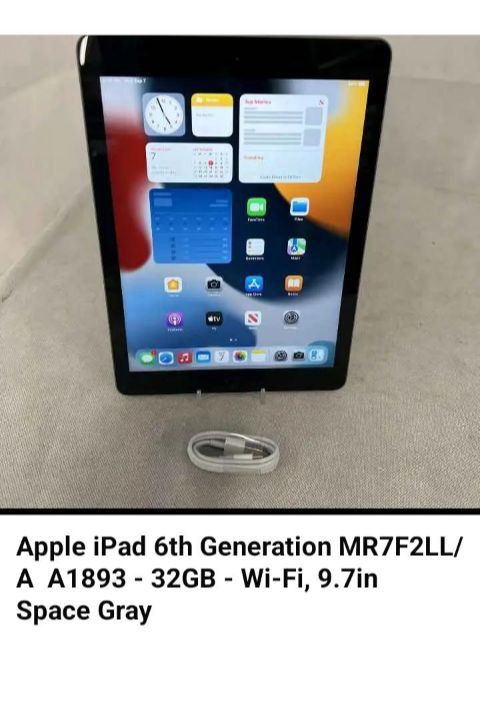 Apple iPad 6th Generation MR7F2LL/A  A1893 - 32GB - , 9.7in  WiFi Space Gray series