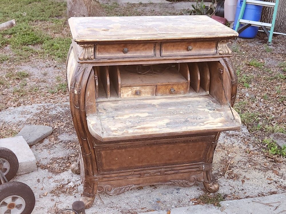 Dresser With Top Drawer Desk