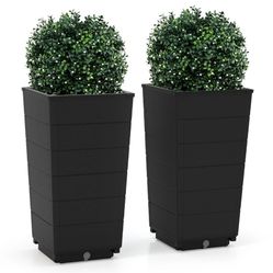 2x Black Planters 
