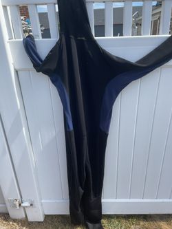 Xxl 3mm hooded wetsuit front zip Used good condition  $60    If you plan on spending time in cold water, a hooded wetsuit is a must. Not only will it 