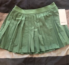 NEW Lululemon High- Rise Pleated Tennis Skirt , Size 8