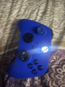 Xbox series x with 4 controllers 1 tb