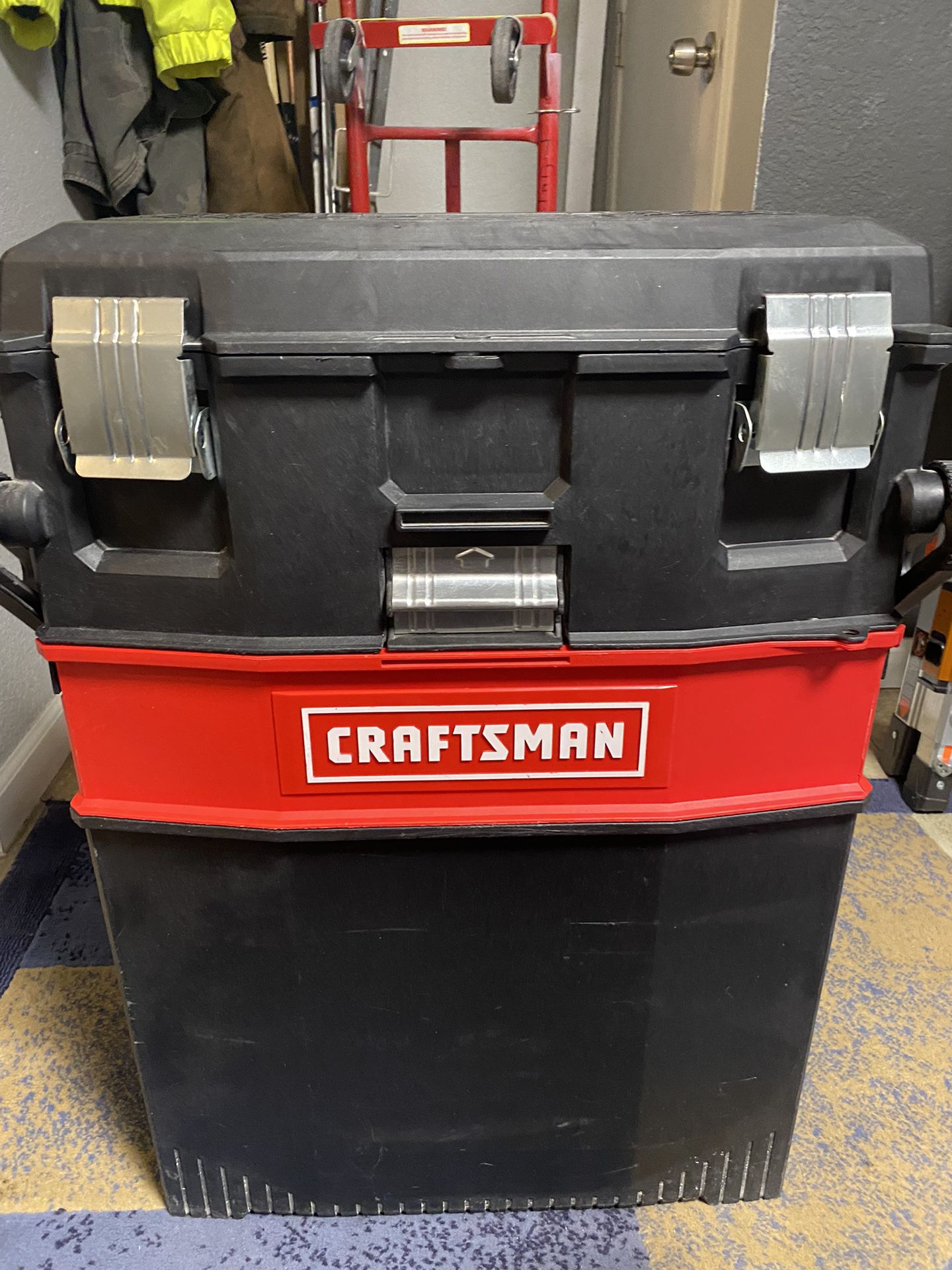 Craftsman rollaway toolbox