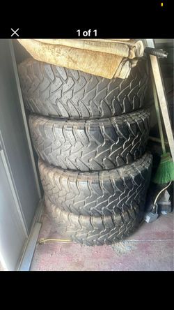 35x12.50 R18 Tires 