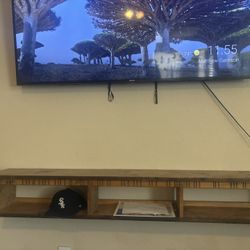 Floating tv Stand 