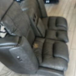 Leather Recliner Couches 4 Years Old 