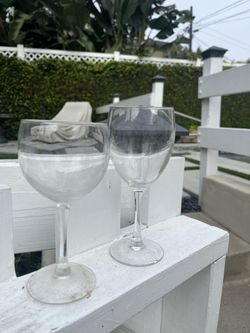 23 Wine Glasses 