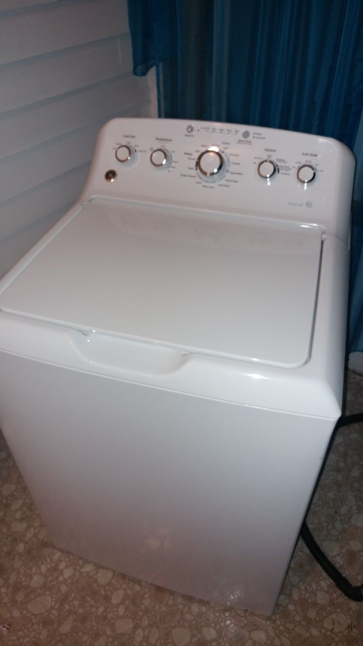 General Electric washing machine, 4.2 cu ft capacity