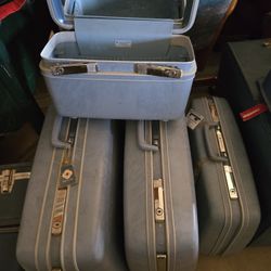 Vintage Hard Suitcase Set
