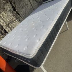 Nice twin bed with good mattress