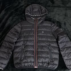 Tommy sweater  Size M