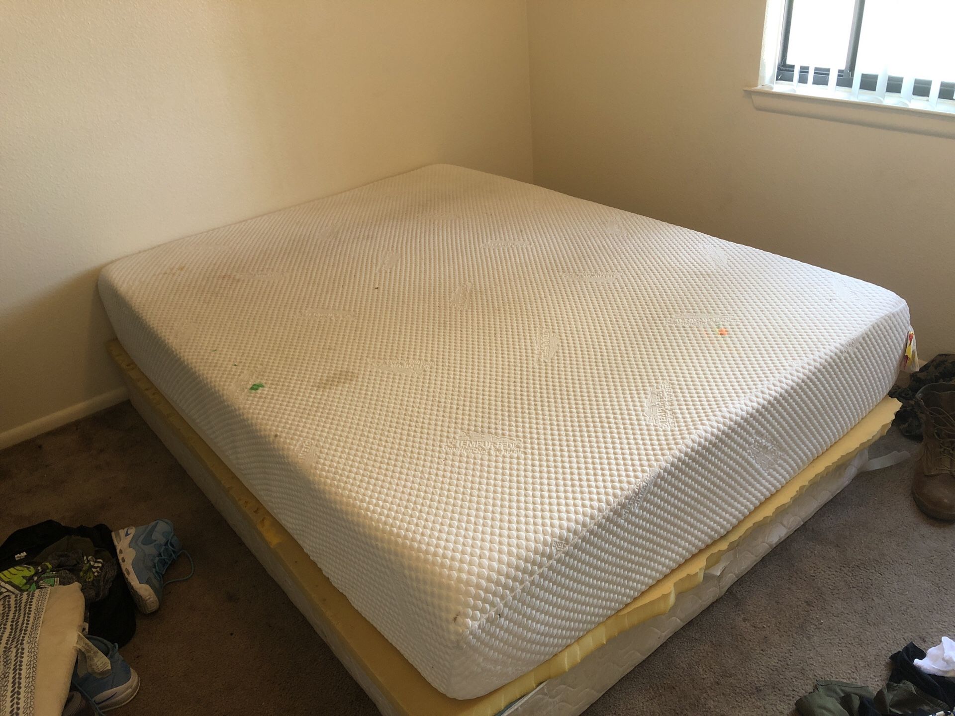 Queen size Tempur-pedic mattress