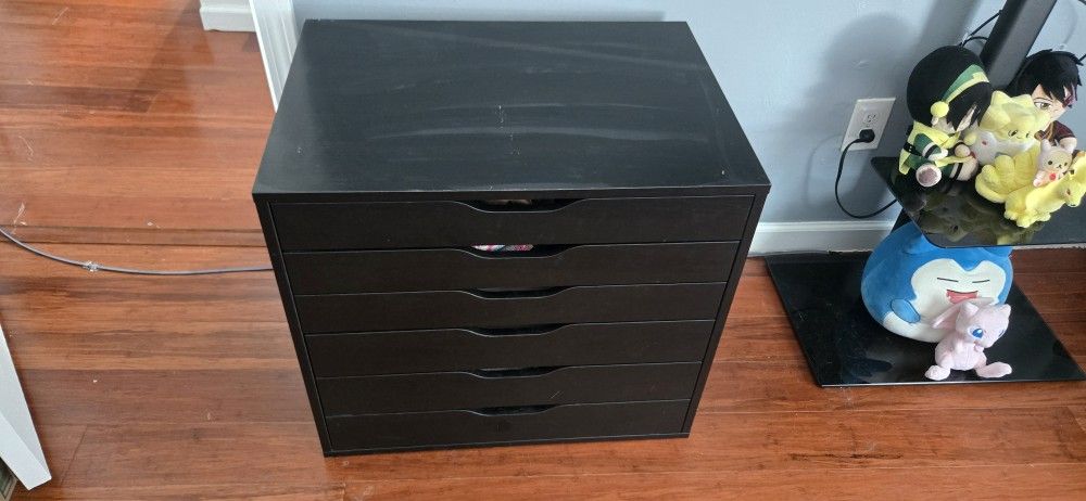 Small Wide 6 Drawer Dresser