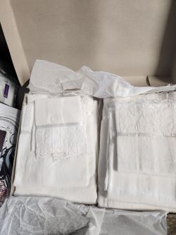 Beautiful Soft White New 2 sets 3 Pc Bath Sets