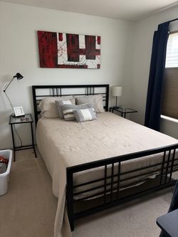 Queen Size Metal Bed Frame + Mattress Set (Modern / Excellent Condition)