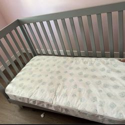 Toddler bed