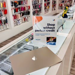 MacBook Air 15-inch 16Ram 256gb