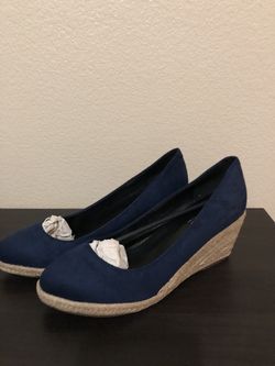 Brand New Shoes Wedge Size 8.5 Navy blue