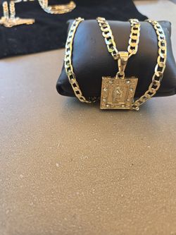 Laminated Gold  Chain/cadena De Oro Laminado  Con Dije De Virgen 