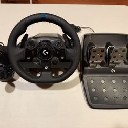 Logitech G923 Steering Wheel with Driving Force Shifter