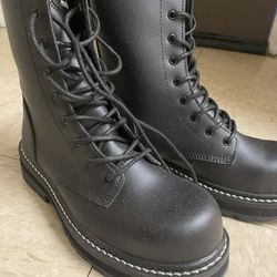 Size 7 Woman AVENGERS work Boots