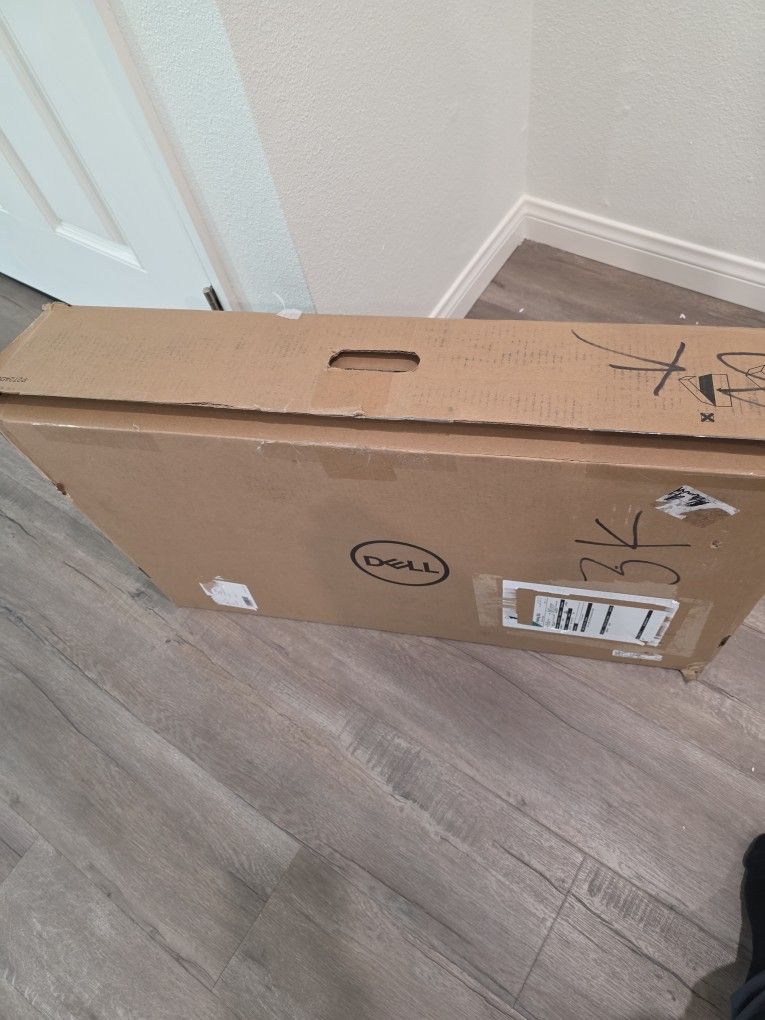 27 Inch Dell Monitor