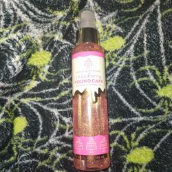 Bath And Body Works Strawberry Pound cake Shimmer Body Mist