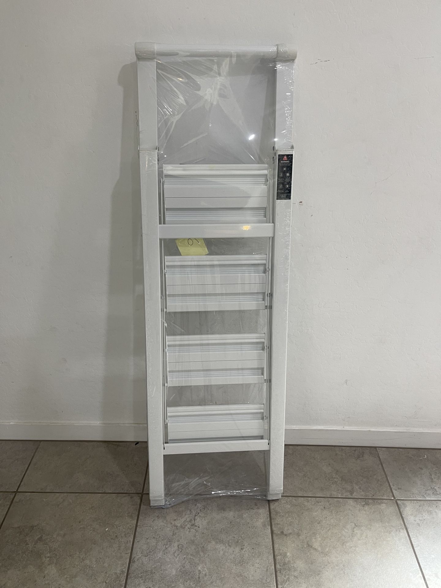 Heavy duty White Colored 4 Step Leaders - L70