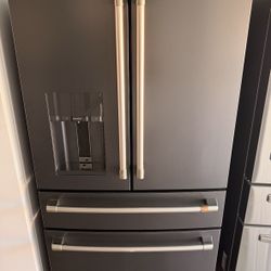 GE REFRIGERATOR 