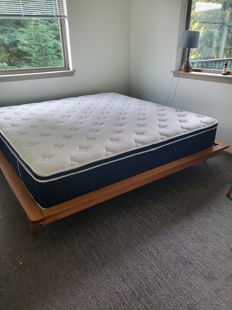 King Hybrid Mattress And Wood Bed Frame
