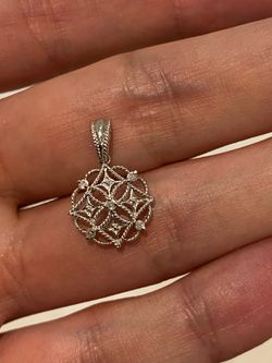 10K WHITE GOLD DIAMOND PENDANT